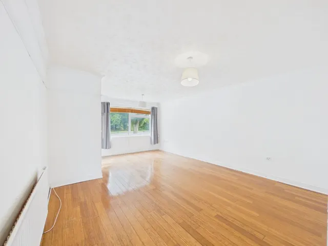 Eliot Close, Liden, SN3, photo 3