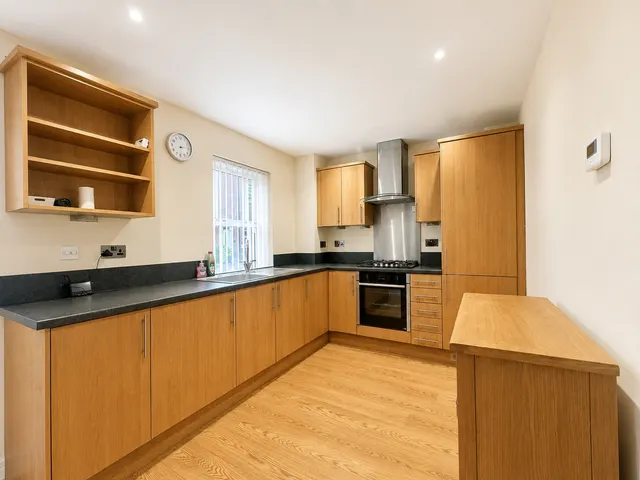 Dartmouth Road, Cannock, WS11, photo 3