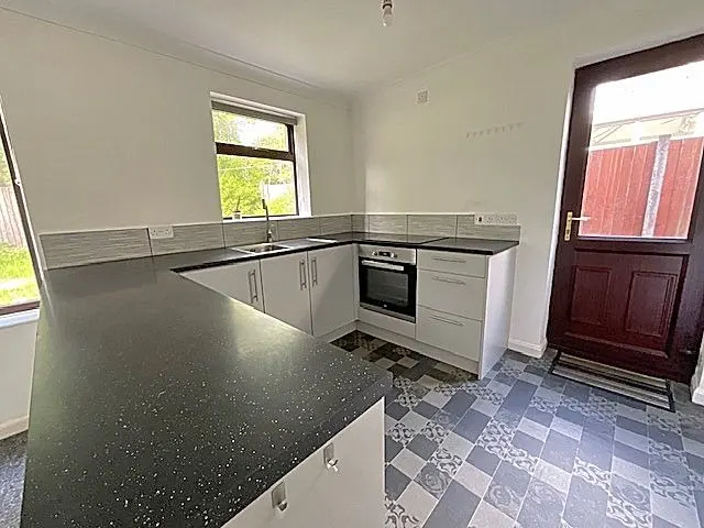 Heronswood Drive, Brierley Hill, DY5, photo 3