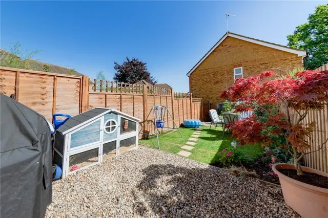 Dunford Place, Binfield, RG42, photo 3