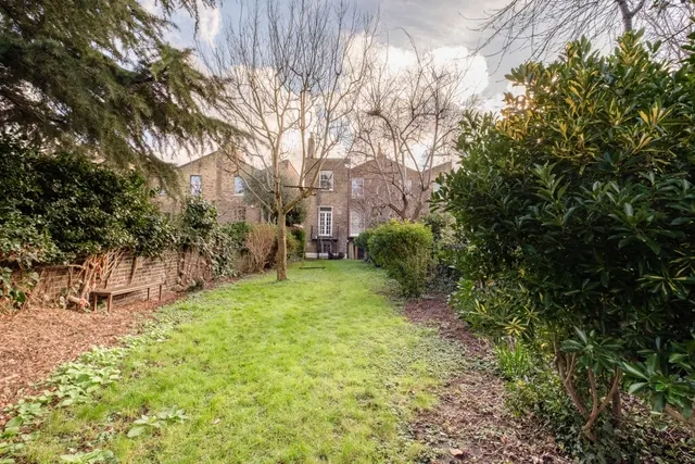 Photo 3 — Albion Drive London E8