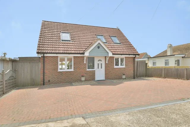 Williamson Road, Lydd on Sea, Romney Marsh, Kent, TN29, photo 1