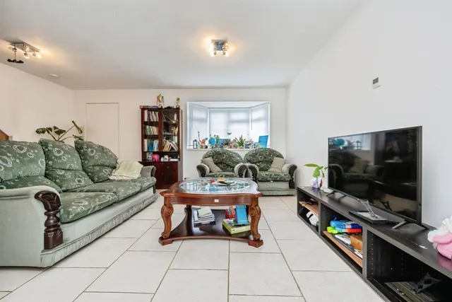 Photo 2 — Brampton Close, Bedford, Bedfordshire, MK42