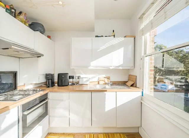 Oxford Road North, Chiswick, W4, photo 3