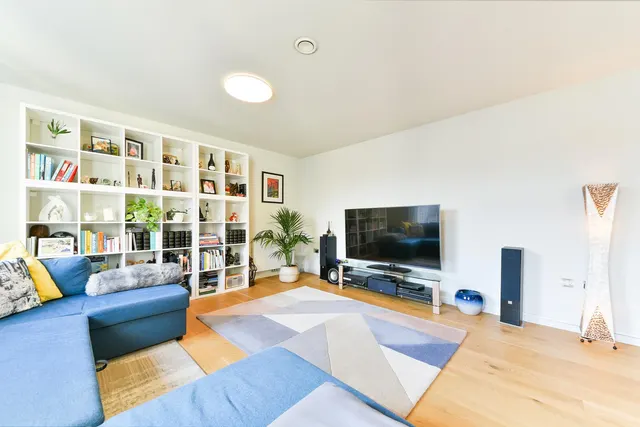 Boaters Avenue, Brentford, TW8, photo 3