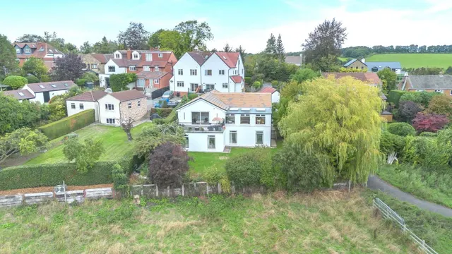 Collingham ~ Harewood Road, LS22, photo 2