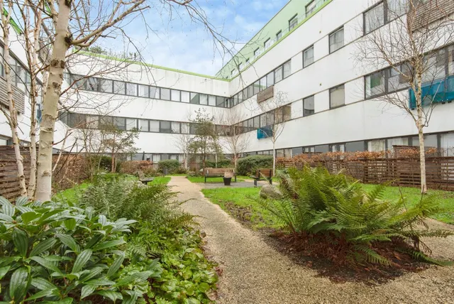 Photo 2 — Kings Road, Stevenage