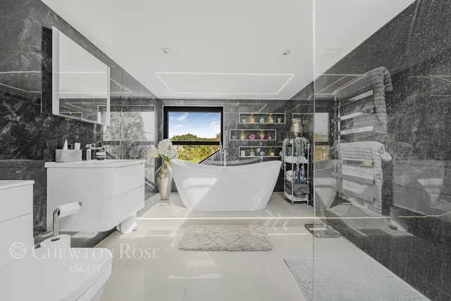 Victoria Road, Ascot, photo 2