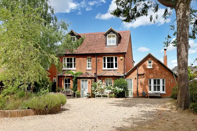 Poyle Lane, Burnham, SL1, photo 1