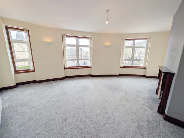 Photo 2 — Cockburn Street, Falkirk, FK1 5BE