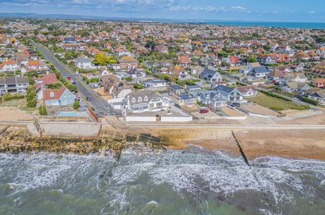 Warner Road, Selsey, Chichester, West Sussex, PO20 9DD, photo 1