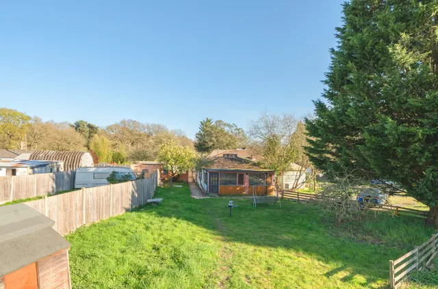 Nine Mile Ride, Finchampstead, Wokingham, Berkshire, RG40 4QB, photo 1