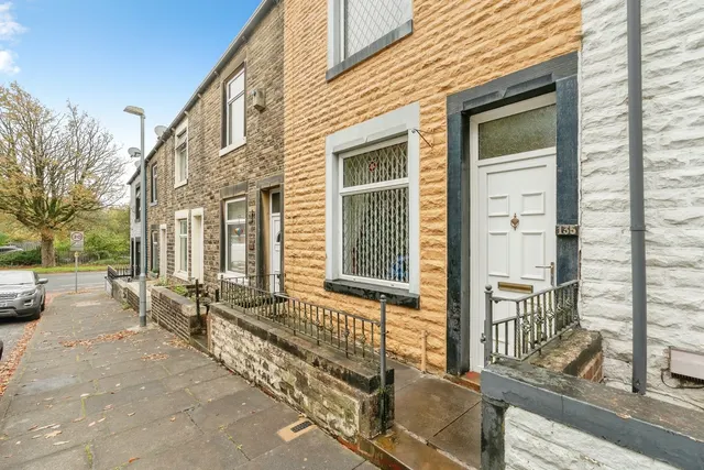 Basnett Street, Burnley, BB10, photo 2