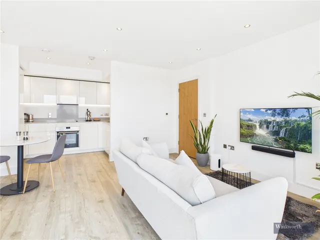 Lyon Road, Harrow, HA1, photo 2