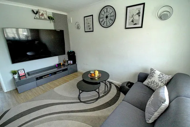 Bronte Close, Galley Common, CV10, photo 2