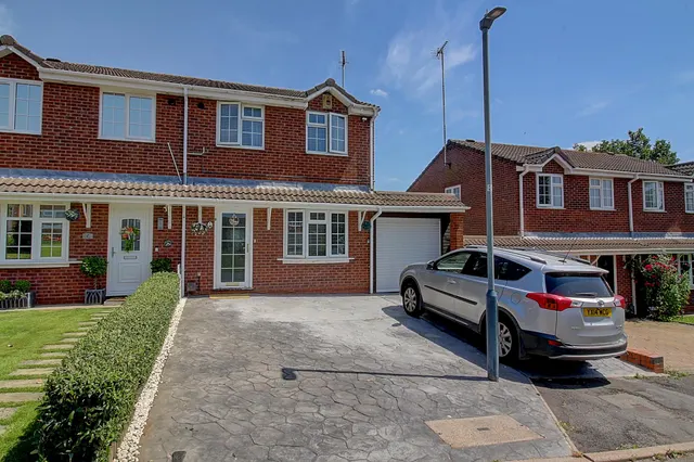 Bronte Close, Galley Common, CV10, photo 1