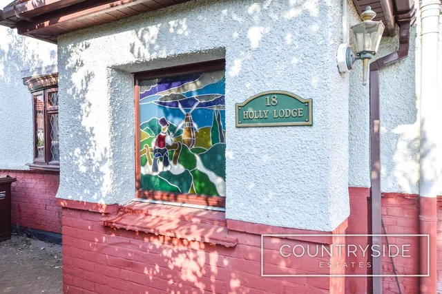 Photo 2 — Templewood Road, Hadleigh