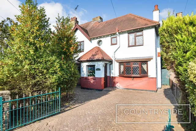 Templewood Road, Hadleigh, photo 1