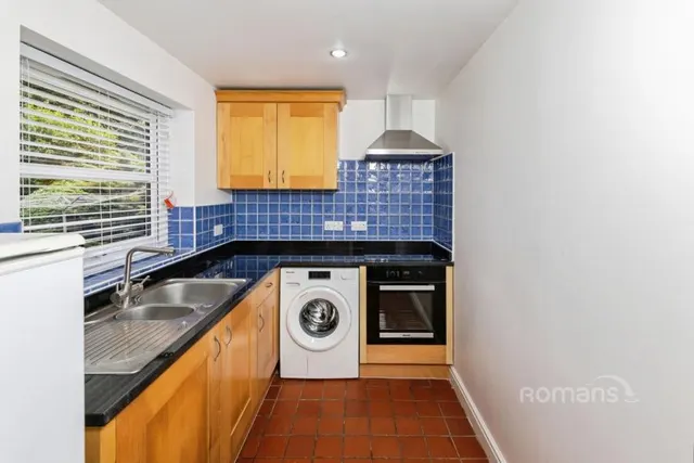 Elm Park Court, Reading, RG30, photo 3