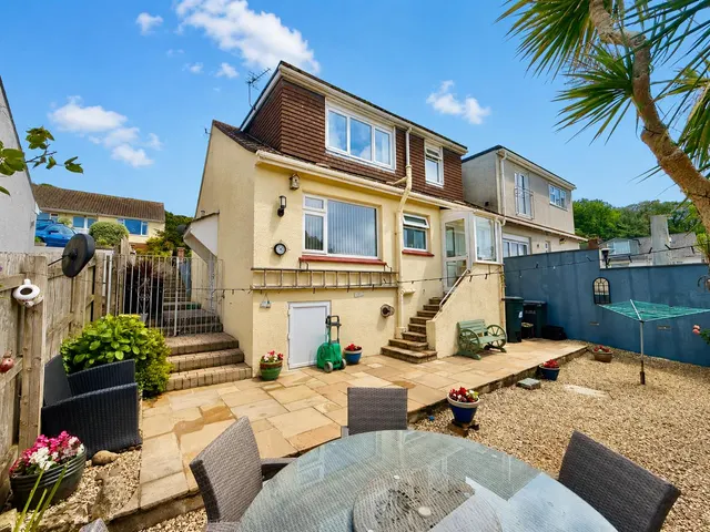 Southdown Avenue, Brixham, photo 1
