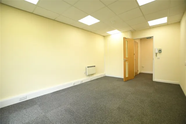 Aisecome Way, Weston-super-Mare, BS22, photo 2