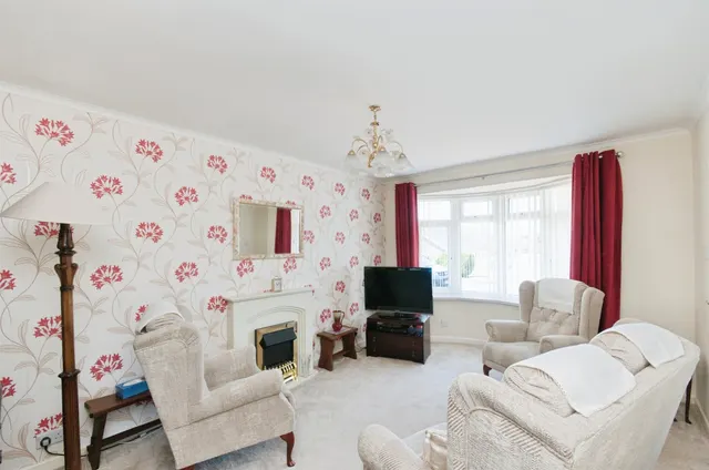 Nuthatch Road, Eastbourne, BN23, photo 2