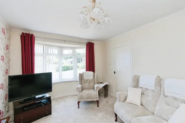 Nuthatch Road, Eastbourne, BN23, photo 3