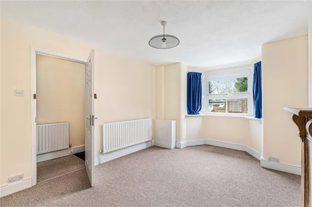 Upper South View, Farnham, GU9, photo 3