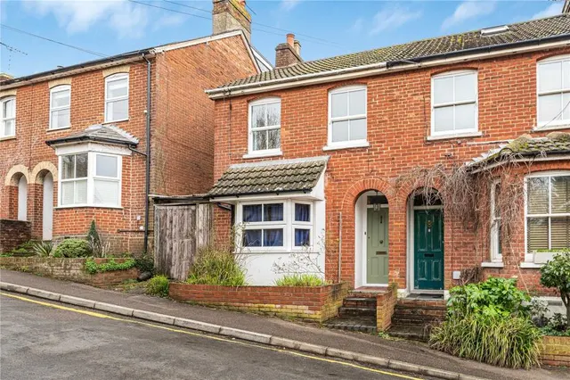 Upper South View, Farnham, GU9, photo 1