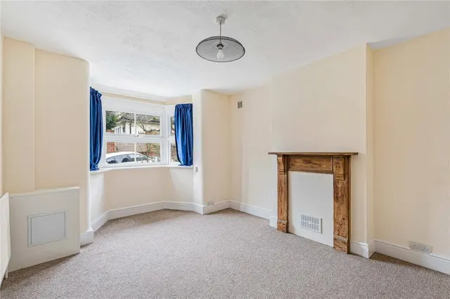 Upper South View, Farnham, GU9, photo 2