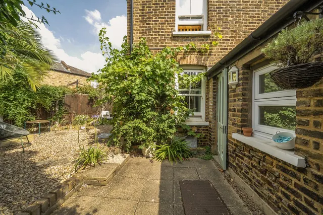 Photo 3 — Caradoc Street, SE10