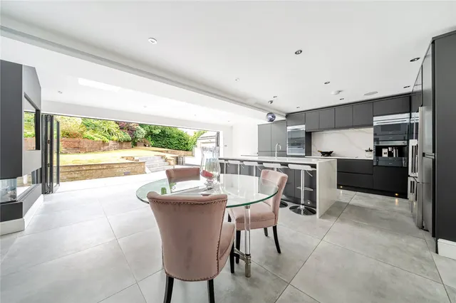 Intake Lane, Rodley, LS13, photo 2
