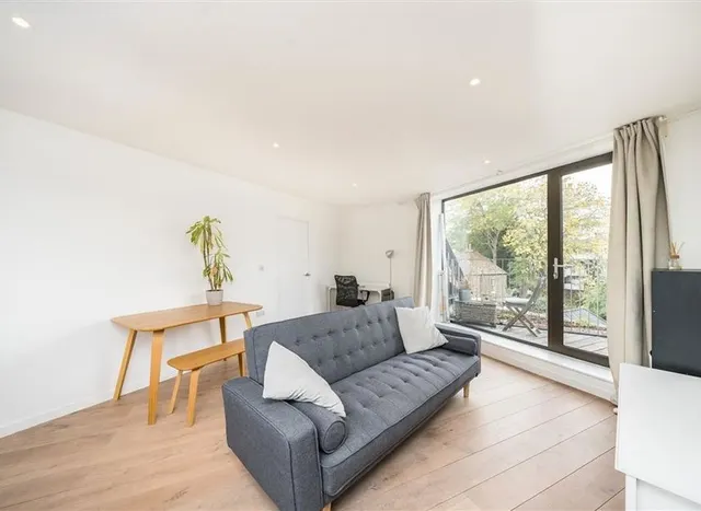 Vicarage Road, Hampton Wick, KT1, photo 2