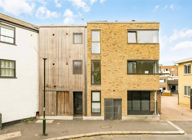Vicarage Road, Hampton Wick, KT1, photo 1