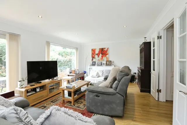 Blackheath, Crawley, RH10, photo 2