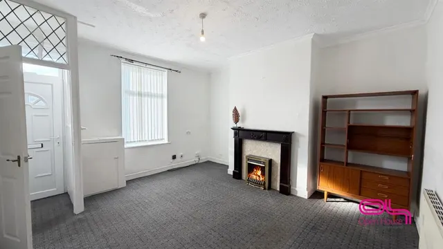 Buckley Lane, Farnworth, BL4, photo 2