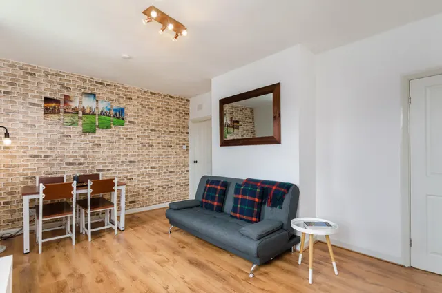 Tuke Avenue, York, YO10, photo 2