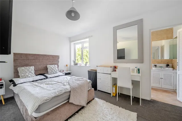 Photo 3 — Southlands Grove, Bromley, BR1