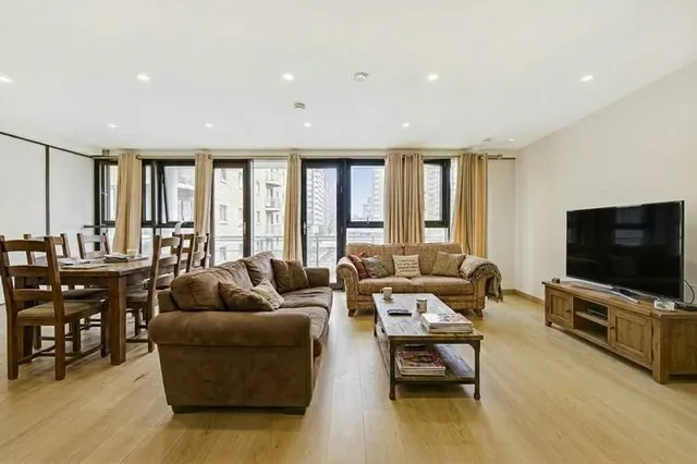 Meridian Place, London, E14, photo 1