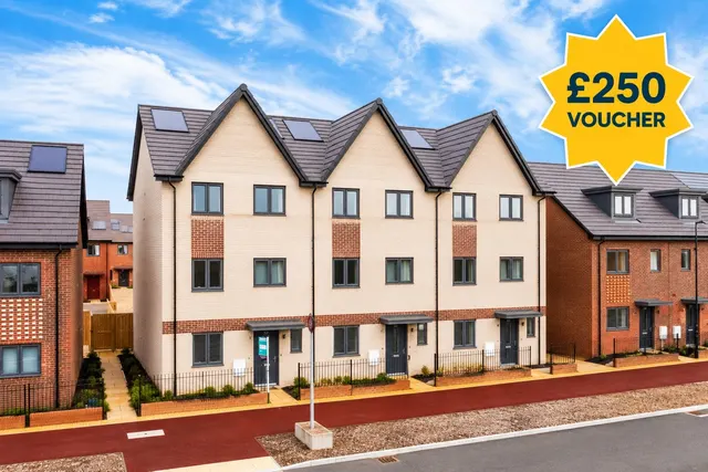 Barrosa Way, Whitehouse, Milton Keynes, MK8 1LN, photo 1