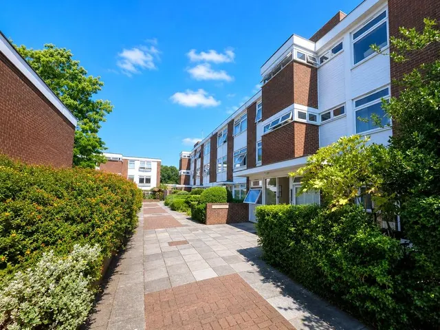 Sweyn Place, London, SE3, photo 1