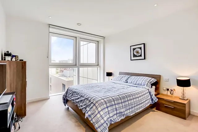 Photo 3 — 49 Skyline Apartments, Devan Grove, London
