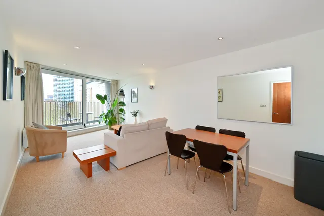 Balearic Apartments, London, E16, photo 2