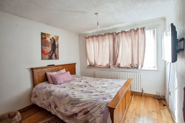 Photo 3 — Taunton Avenue, Sheffield, South Yorkshire, S9