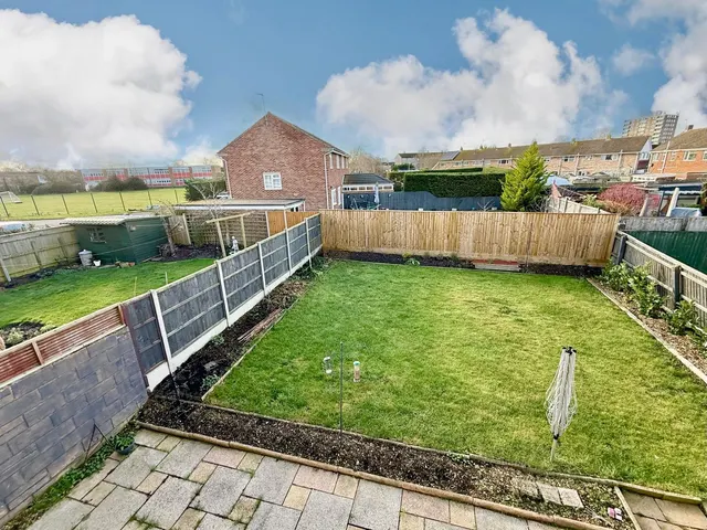 Photo 3 — Chalford Avenue, Swindon, Wiltshire, SN3 3NU