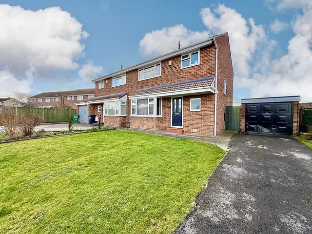Chalford Avenue, Swindon, Wiltshire, SN3 3NU, photo 1