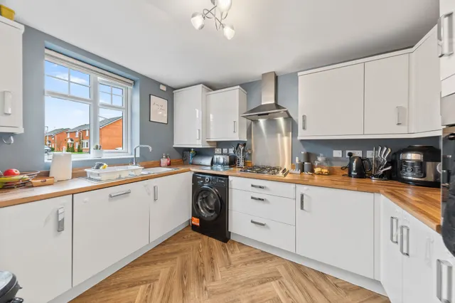 Photo 2 — Jamestown Avenue, Great Sankey, Warrington, Warrington, WA5 8AD