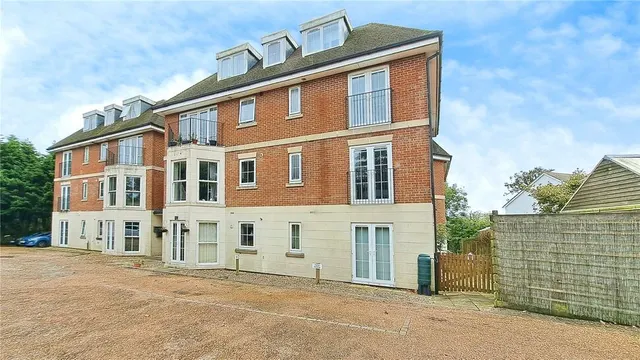 2 bedroom flat — The Ridge, Hastings, East Sussex, TN34
