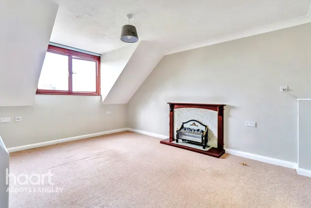 The Crescent, Abbots Langley, WD5, photo 3