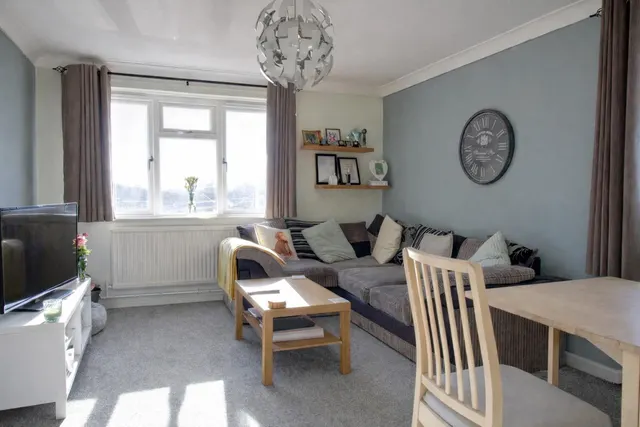 Sleets Road, Broadbridge Heath, RH12, photo 3